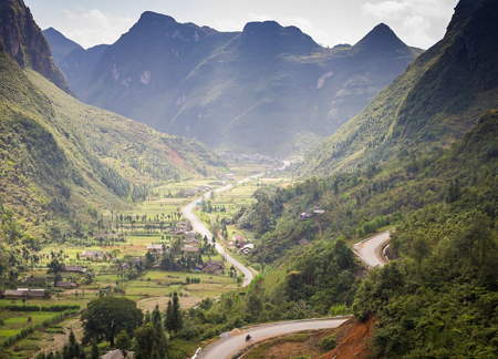 Ha Giang Vietnam : Guide complet 2026 – itinéraires, paysages, culture et gastronomie